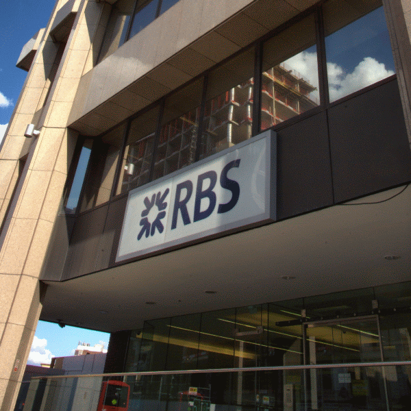 RBS a vândut 3% din acţiunile pe care le deţinea la FP