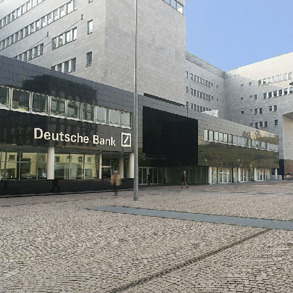 De ce îşi ascunde Deutsche Bank creditele din portofoliu?