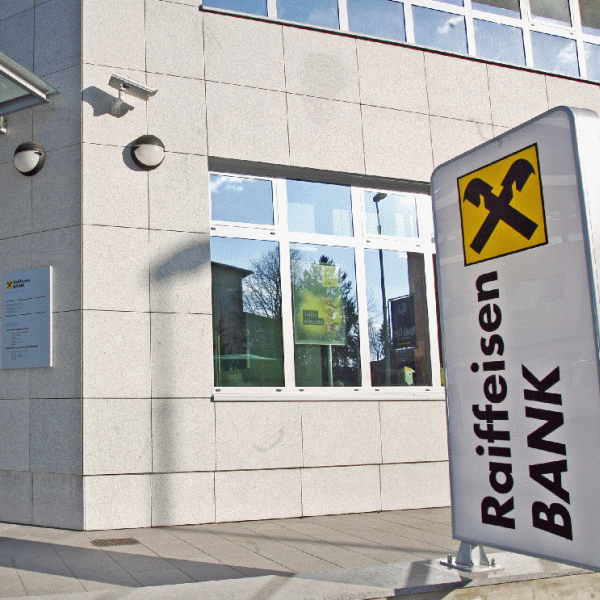 Raiffeisen Bank International pregăteşte reducerea "masivă" a cheltuielilor