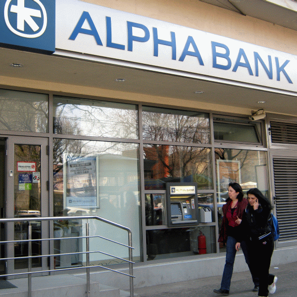 Pierderile Alpha Bank au scăzut, la nouă luni, cu 34,4%