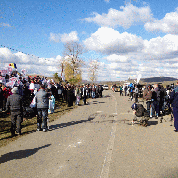 "Boierii de la Centru ar trebui traşi la răspundere, pentru că au adus Chevron-ul la noi în localitate"