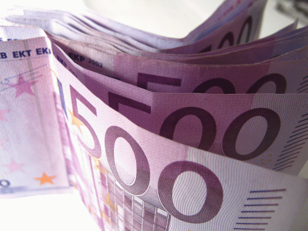 Euro, în cea mai lungă perioadă de apreciere din ultimul semestru