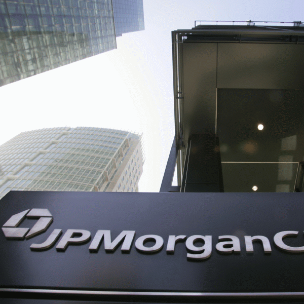 Rusia afirmă că JP Morgan a blocat "ilegal" un transfer de bani al ambasadei sale