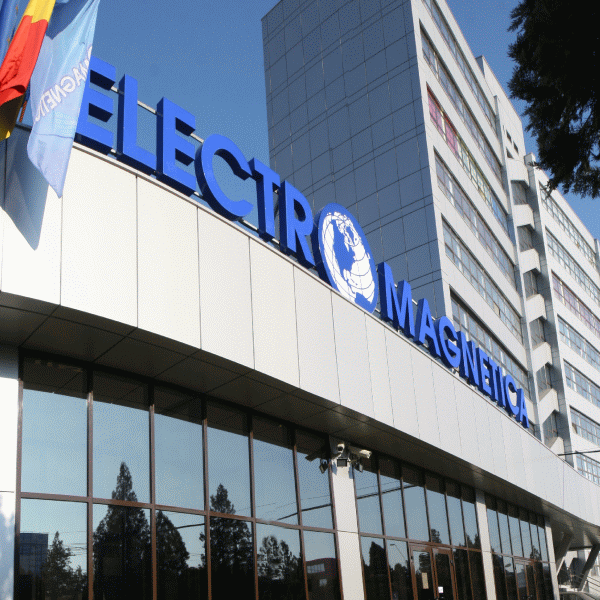 Referitor la taxa pe lucrări speciale, directorii Electromagnetica şi-au propus ca impozitul de 1,5% pe construcţii să fie aplicat în mod diferenţiat.