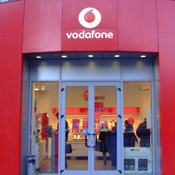 Vodafone intenţionează să preia UPC 