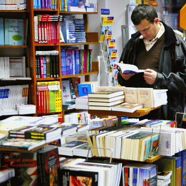 Poliţia şi procuratura au intrat în biblioteci