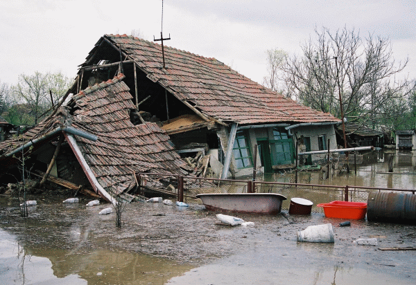 Proiect HG: România va avea un Plan naţional de protecţie împotriva inundaţiilor până în decembrie 2015