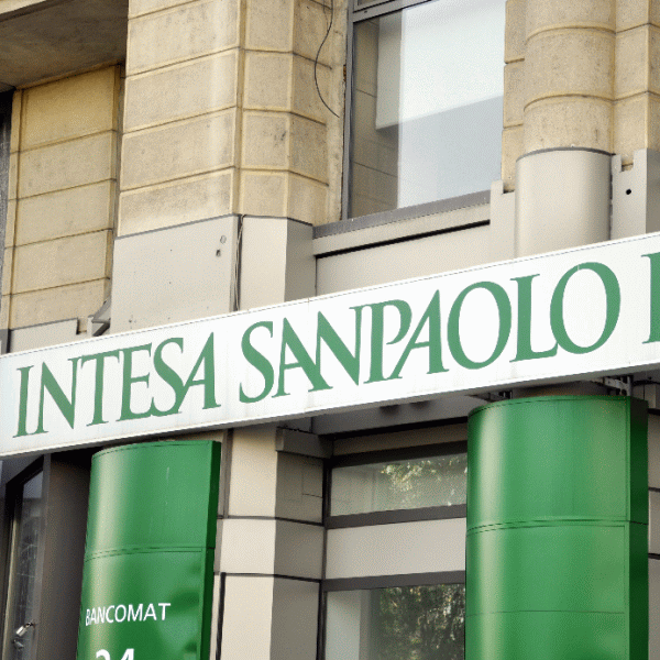 "Intesa Sanpaolo", interesată de o divizie RBS