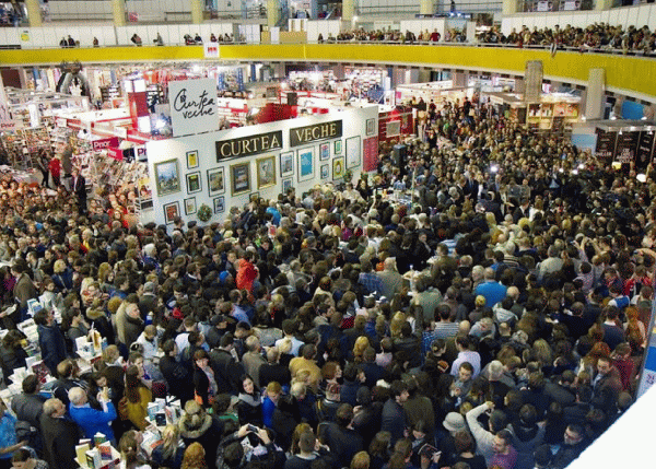 The autobiographic book "Step by step", written by Romanian president elect Klaus Iohannis, was the absolute best-seller at the Gaudeamus International Fair.