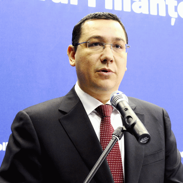 Ponta: "Sperăm ca politicile noastre fiscale să sprijine scăderea preţului carburanţilor"