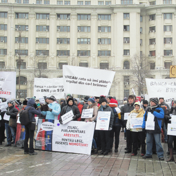 Protestatarii au cerut demisia lui Isărescu şi pensionarea lui Vasilescu