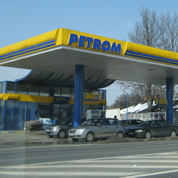 Negriţoiu and Anghel only speak about the dual listing of Petrom abroad