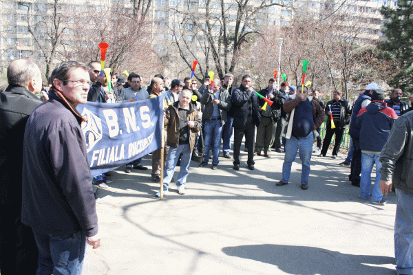 Protest pentru demiterea conducerii Administraţiei Porturilor Maritime Constanţa