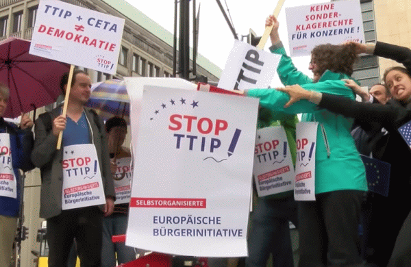 Mai multe acţiuni de protest au avut loc faţă de tratatele de liber-schimb