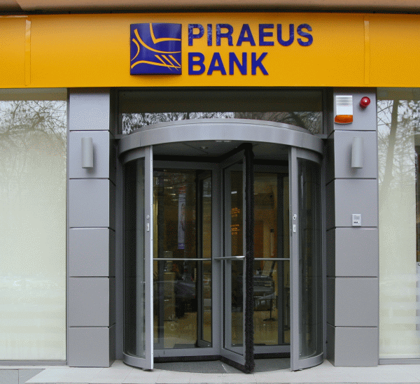 Piraeus Bank din Grecia va şterge datoriile clienţilor cu probleme financiare