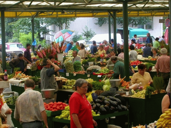 Mii de agricultori riscă să nu fie primiţi în pieţe, de la 1 mai, pentru că nu au atestat de producător