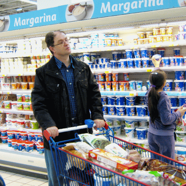 Retailerii garantează ieftinirea alimentelor şi transparenţă