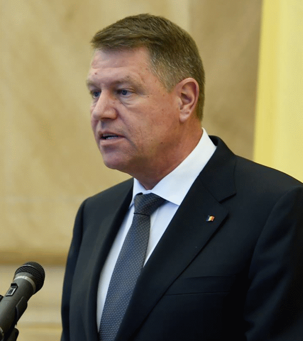 Iohannis anunţă că se gândeşte să atace la CCR modificările aduse la Codul Penal