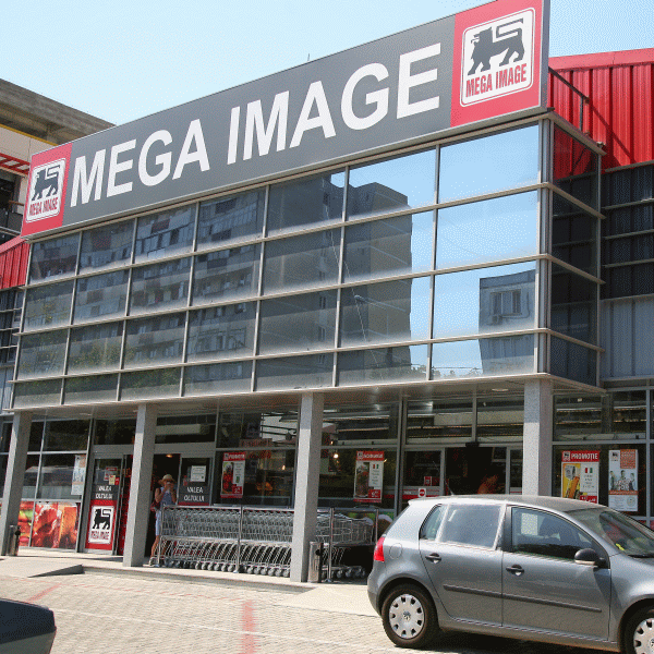 Mega Image îşi închide cele patru magazine din Piteşti