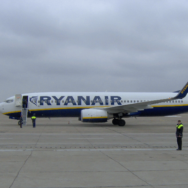 Ryanair deschide o nouă bază la Bucureşti