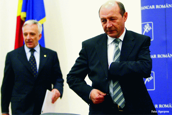 Băsescu gently stepping over Isărescu