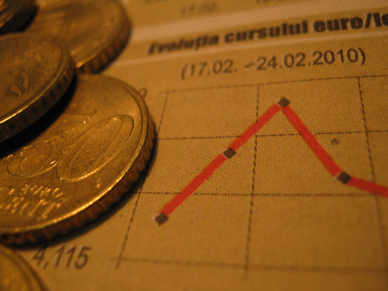 Creşterea economică a României va accelera la 4%, dar există riscul intrării în procedura de deficit excesiv