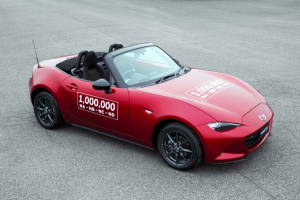 Mazda produce MX-5-ul cu numărul 1.000.000