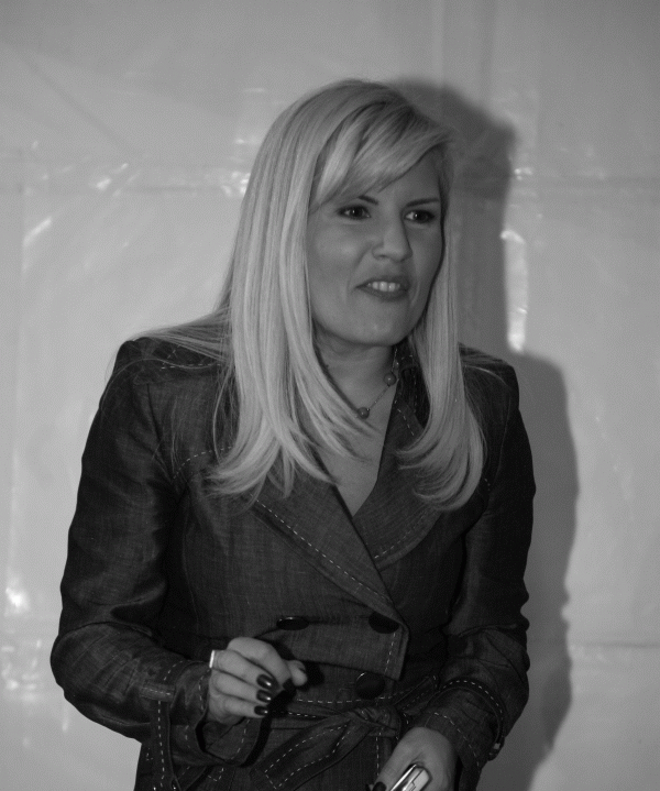 Elena Udrea a ieşit în lacrimi de la DNA