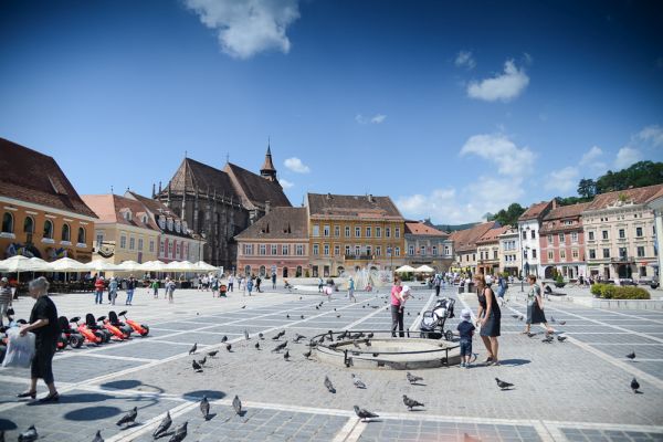 Sibiu, Braşov, Sighişoara şi Cluj, cele mai atractive destinaţii de city-break din România