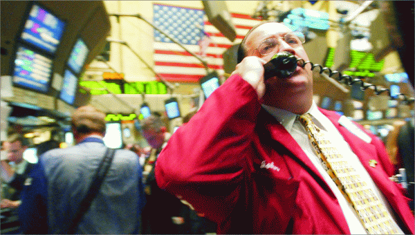 Wall Street a închis în scădere