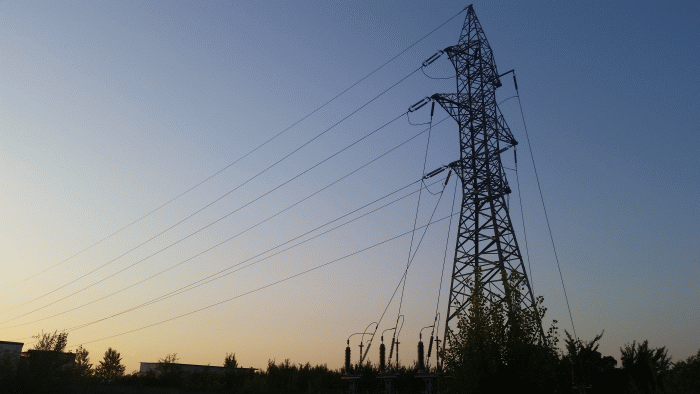 Un număr de 36 de localităţi din judeţele Brăila şi Galaţi nu aveau electricitate la ora 12.00