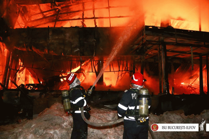 Incendiul din clubul Bamboo (Sursa foto: Facebook/ ISU Bucureşti-Ilfov )