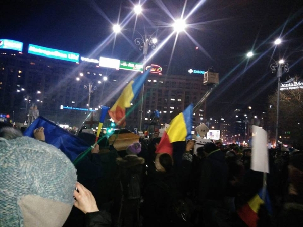 Peste 170.000 de oameni în Piaţa Victoriei