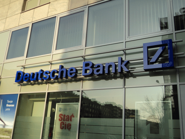 Directorul general al diviziei Deutsche Bank în Israel, arestat pentru ilegalităţi legate de TVA