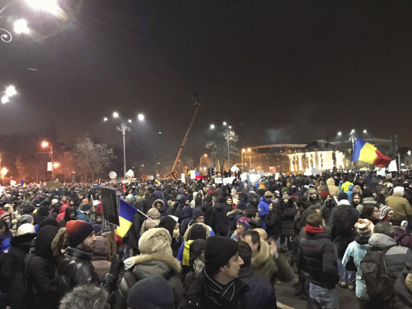 Dosar penal pentru folosirea ilegală a unor drone în timpul protestelor din Piaţa Victoriei