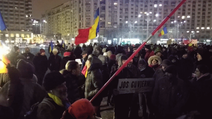 Protest în Piaţa Victoriei, 13.02.2017 (Sursa foto: captură Youtube)