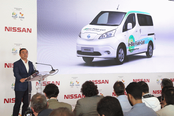 Carlos Ghosn renunţă la funcţia de director al "Nissan"