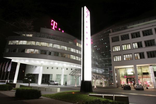 Veniturile Telekom România au crescut cu 0,1% în 2016, la 985 de milioane de euro