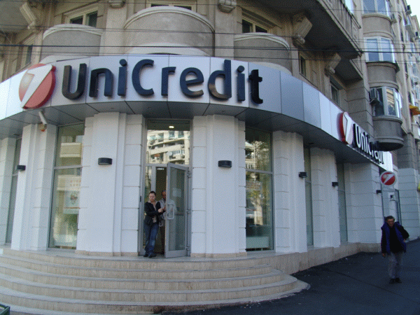 UniCredit Leasing susţine un echipaj de raliu coordonat de fostul campion Mihai Leu