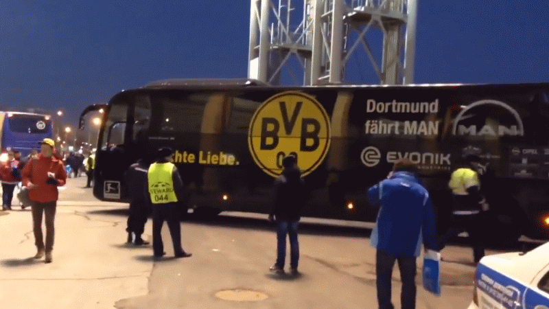 Autocarul echipei Borussiei Dortmund (Sursa foto: captură Youtube)