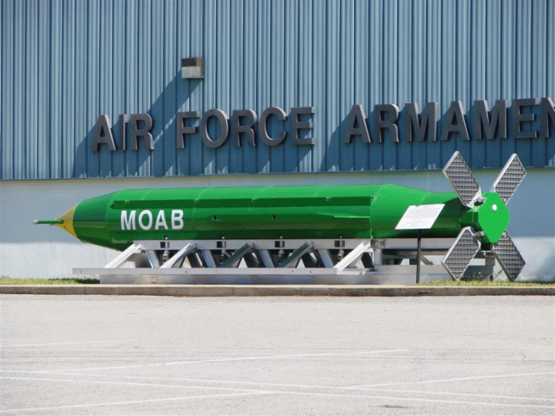 Bomba GBU-43/B (Sursa foto: Wikipedia)