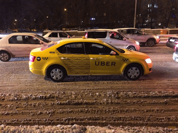 UBER nu are motiv să ceară modificarea legii care reglementează taximetria