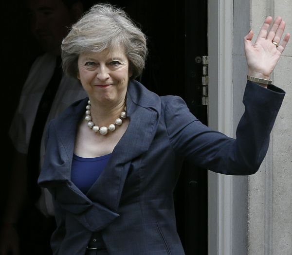 Theresa May a anunţat formarea noului Guvern