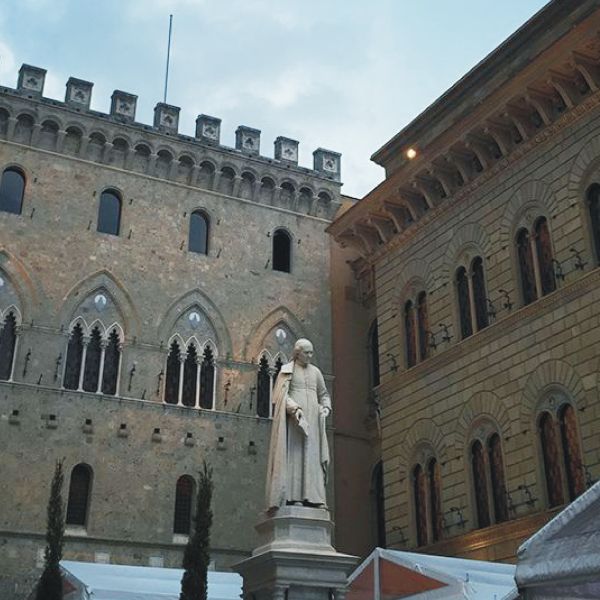 "Monte dei Paschi" taie 5.500 de posturi şi închide 600 de sucursale