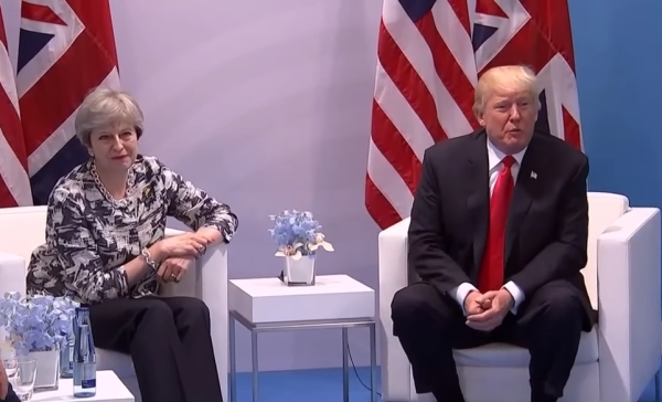 Theresa May şi Donald Trump, la summitul G20 (Sursa foto: captură Youtube)