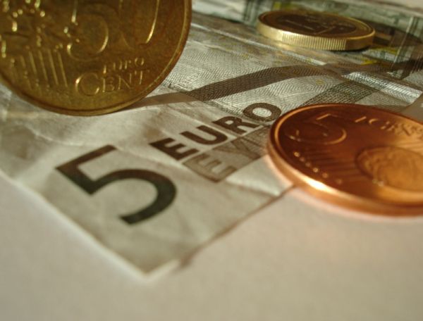 AM-POCU: 76 de milioane euro pentru românii din diaspora care vor să-şi deschidă o afacere