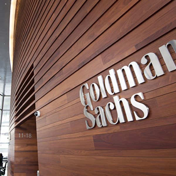 Ministrul britanic de finanţe a asigurat Goldman Sachs că doreşte o tranziţie îndelungată după Brexit