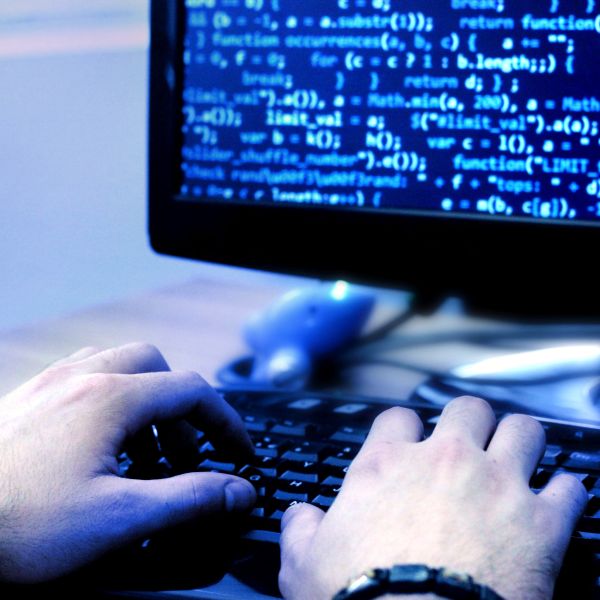 Banii obţinuţi de hackeri din atacul cibernetic de răscumpărare WannaCry, retraşi din conturi