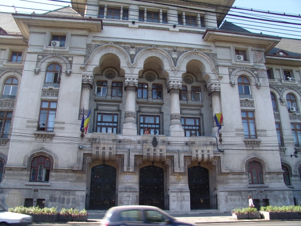 Primăria Capitalei va înfiinţa o comisie specială care să se ocupe de debirocratizarea administraţiei publice locale