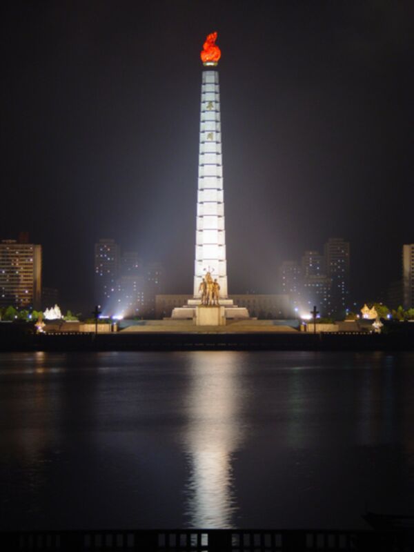 Juche Tower (Sursa foto: Wikipedia)